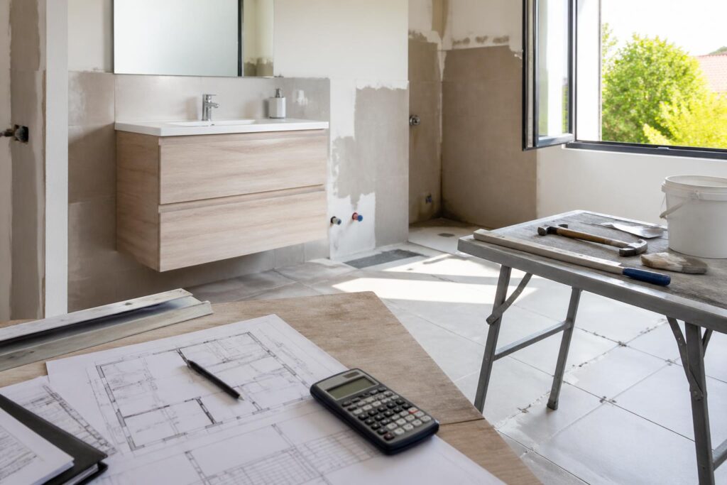 découvrez les coûts détaillés pour rénover votre salle de bain en 2024 et les aides financières disponibles, dont maprimerénov’, pour vous accompagner dans vos travaux.