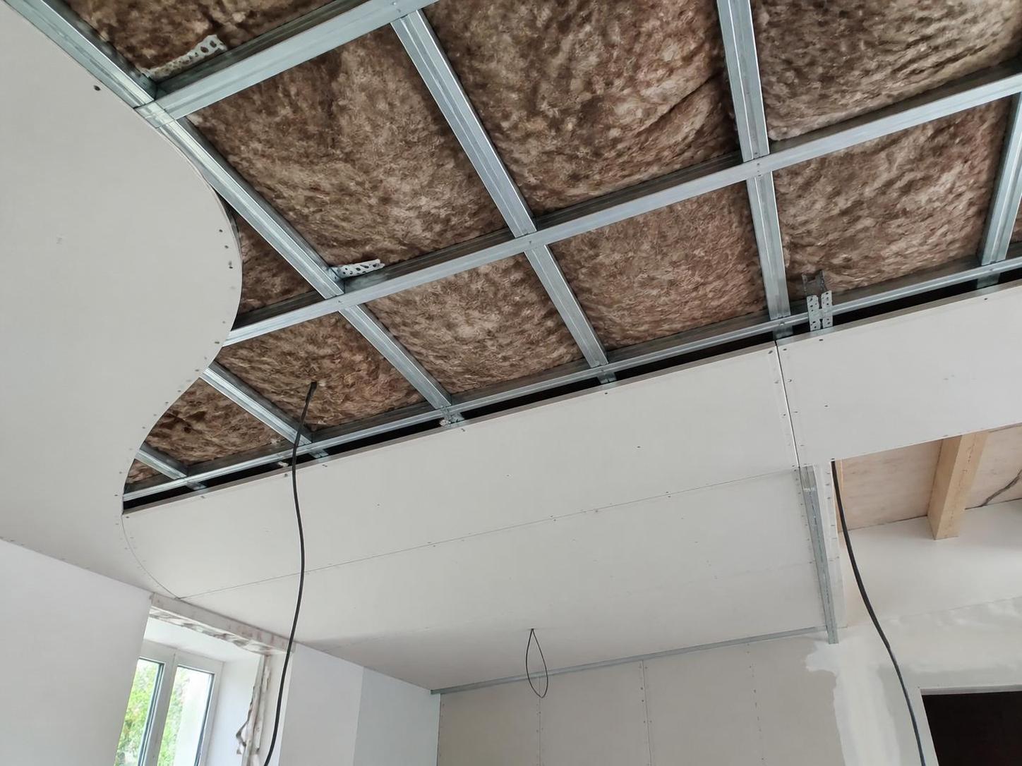 Plafond autoportant : gagner en isolation thermique et acoustique sans toucher aux murs porteurs 2 découvrez comment un plafond autoportant peut améliorer l'isolation thermique et acoustique de votre intérieur sans modifier les murs porteurs, pour un confort optimal et une installation simple.