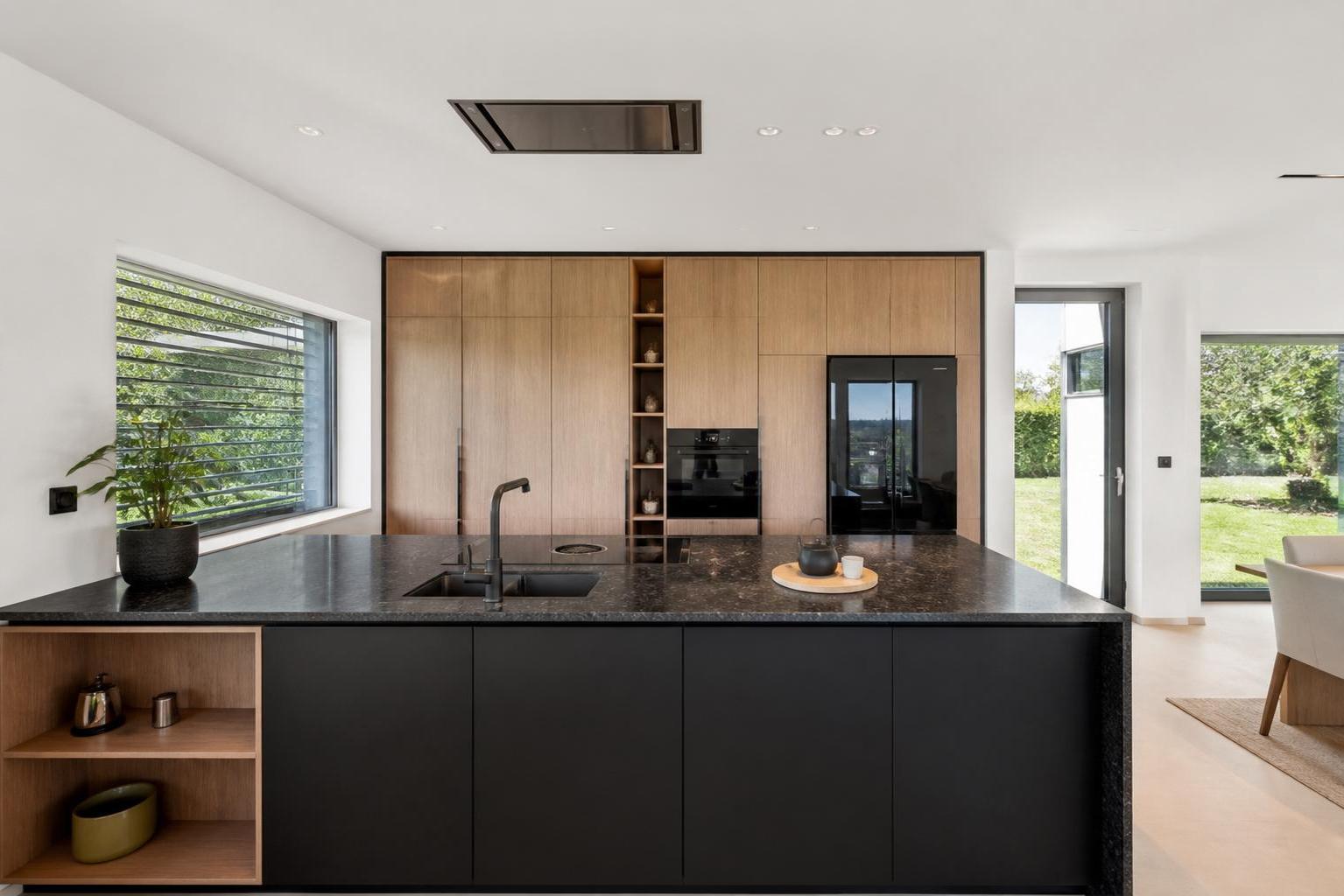Plan de Travail en Cuisine : Choisir entre Granit, Quartz ou Bois pour un Espace Unique 2 découvrez comment choisir le plan de travail idéal pour votre cuisine en comparant les avantages du granit, du quartz et du bois afin de créer un espace unique et fonctionnel.