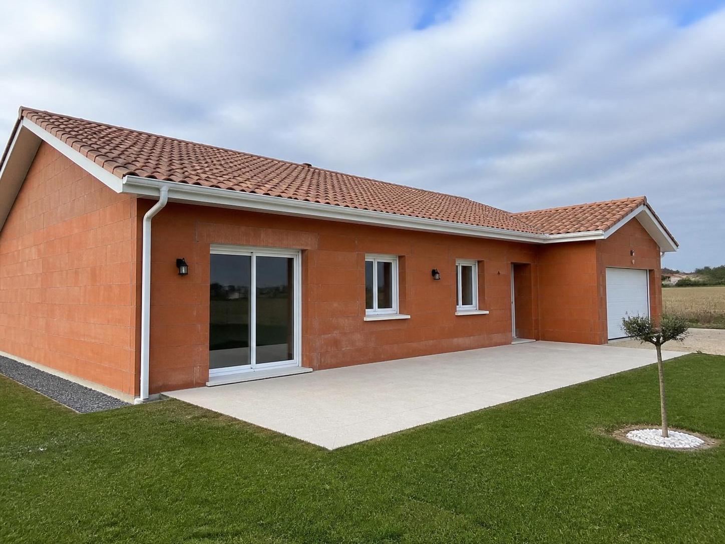 découvrez le prix d'une maison mikit, les détails du contrat, et les performances thermiques garanties pour un logement économique et confortable.