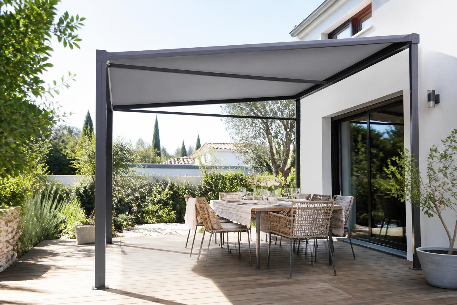 Store banne autoportant : l’alternative pratique sans fixation murale 2 découvrez le store banne autoportant, l’alternative pratique qui s’installe sans fixation murale pour une protection solaire flexible et esthétique.