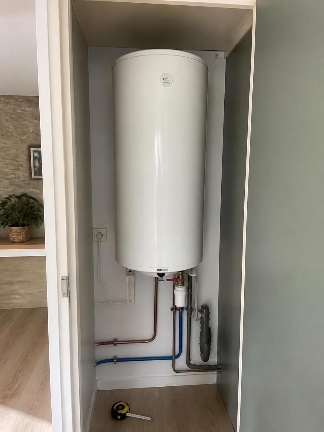 Comment choisir la dimension idéale pour un chauffe-eau 100L : comprendre l'encombrement et la capacité réelle 2 découvrez comment choisir la dimension idéale pour un chauffe-eau 100l en comprenant l'encombrement et la capacité réelle, afin d'optimiser votre confort et économiser de l'énergie.